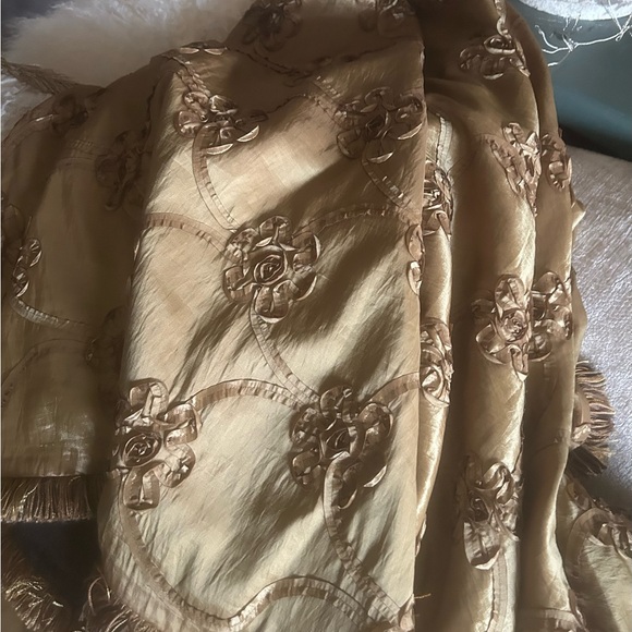 Stunning Golden Floral Poly/Silk Custom Made Throw, 52 x 60. Chenille Lining. - Picture 4 of 14
